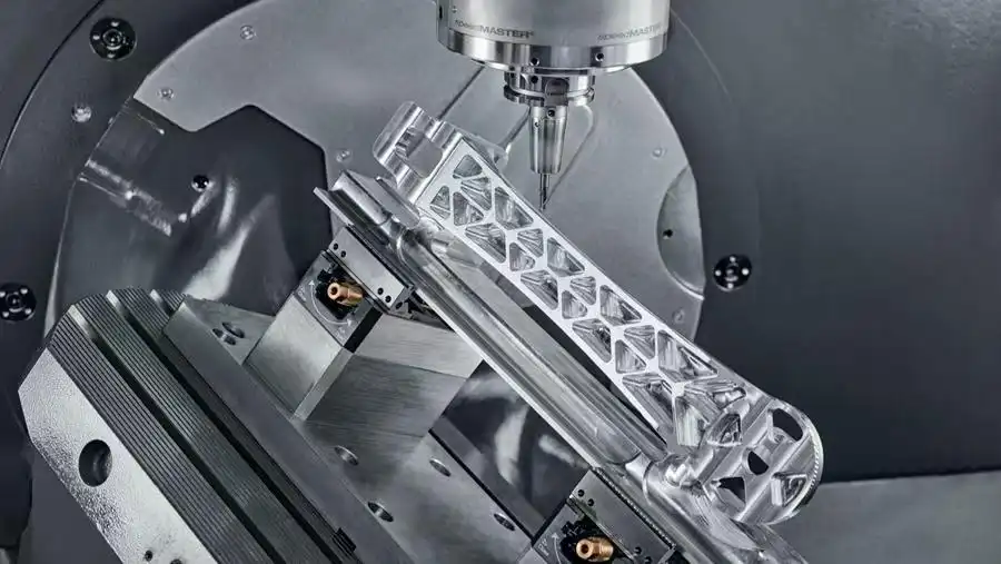 Industrial Data Analytics: How Manufacturers Use AI to Improve Efficiency